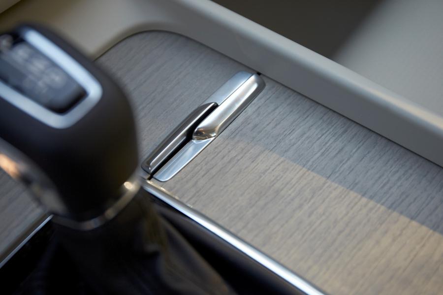 Детали интерьера Volvo XC60 T6 Inscription 2017 года  (WW) (фото 64 из 72)